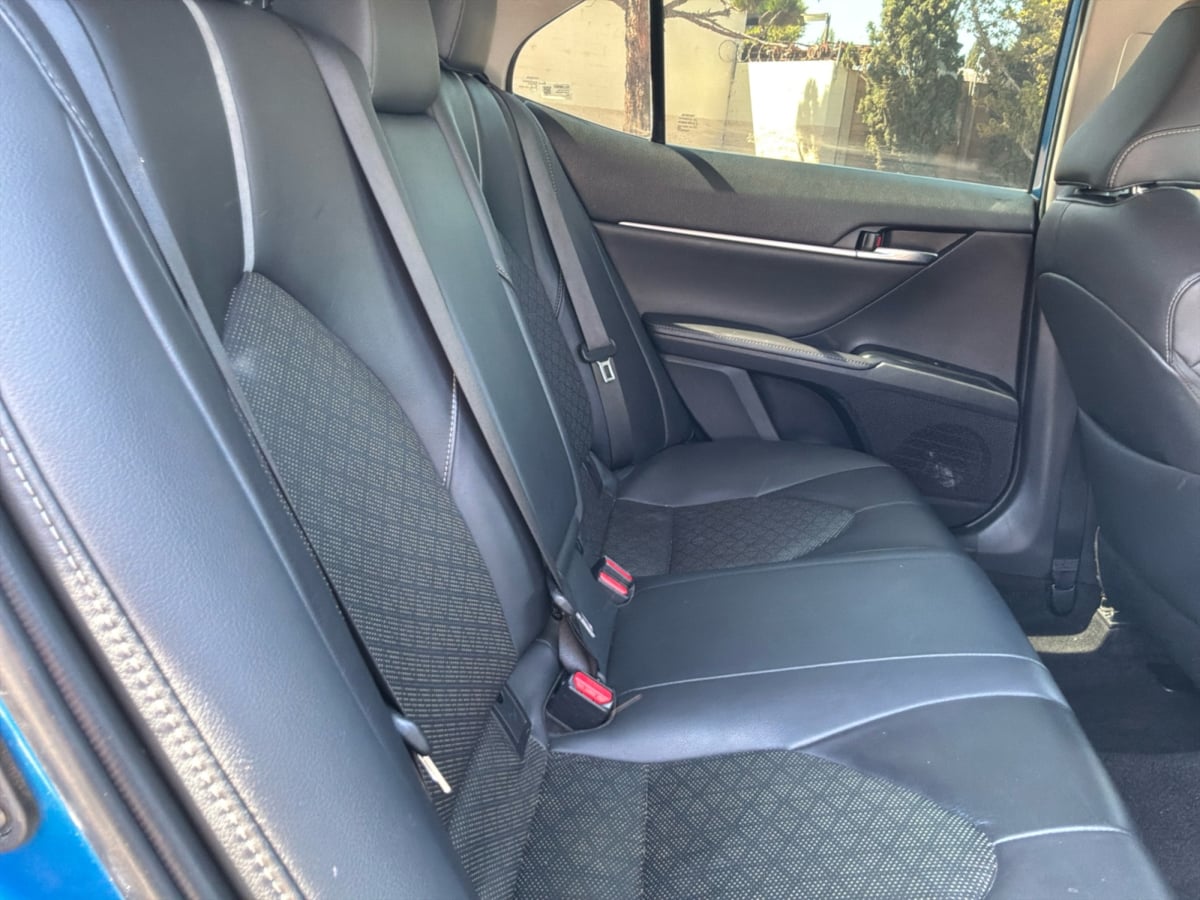 Toyota Camry photo 20
