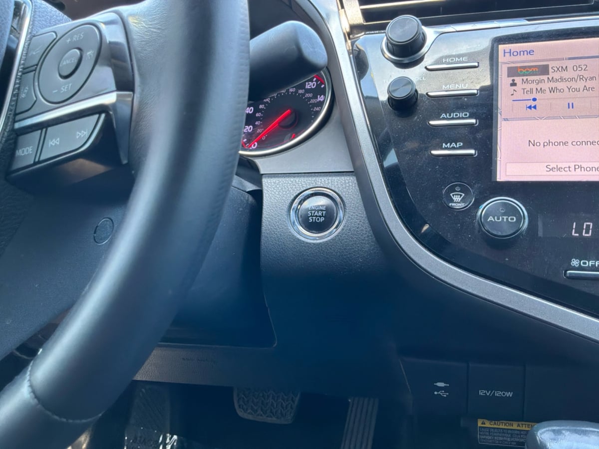 Toyota Camry photo 17