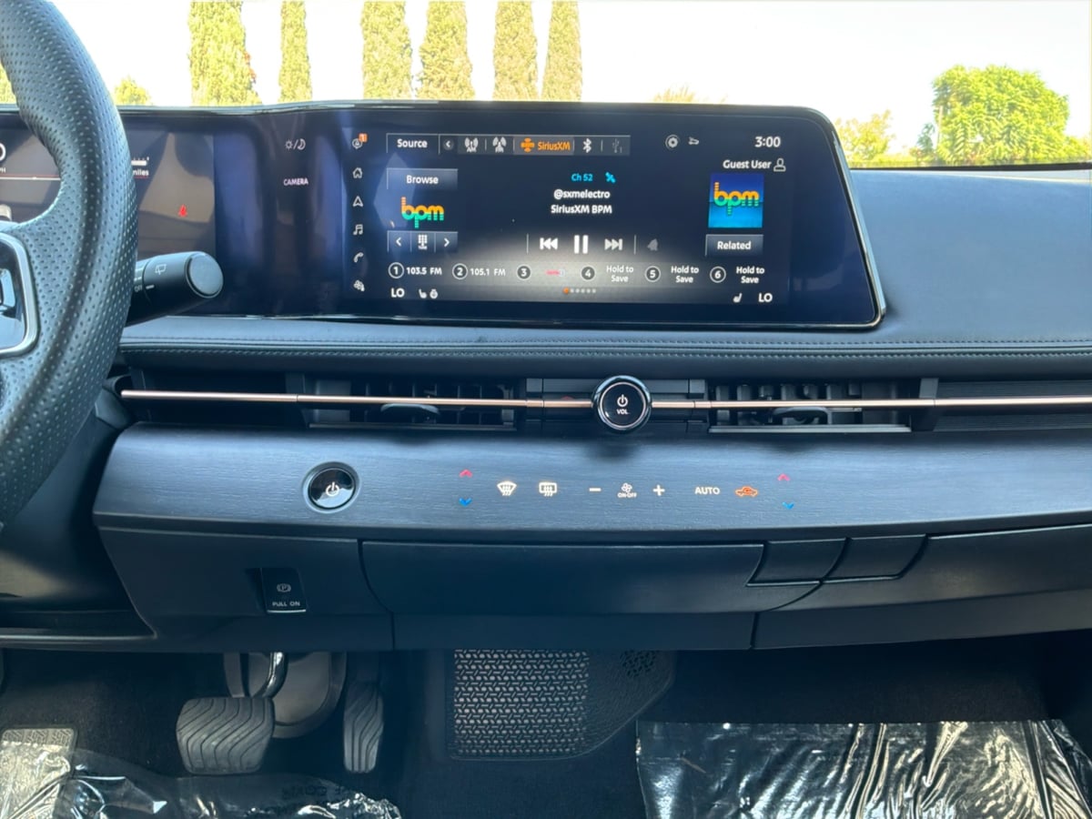 Nissan Ariya photo 15