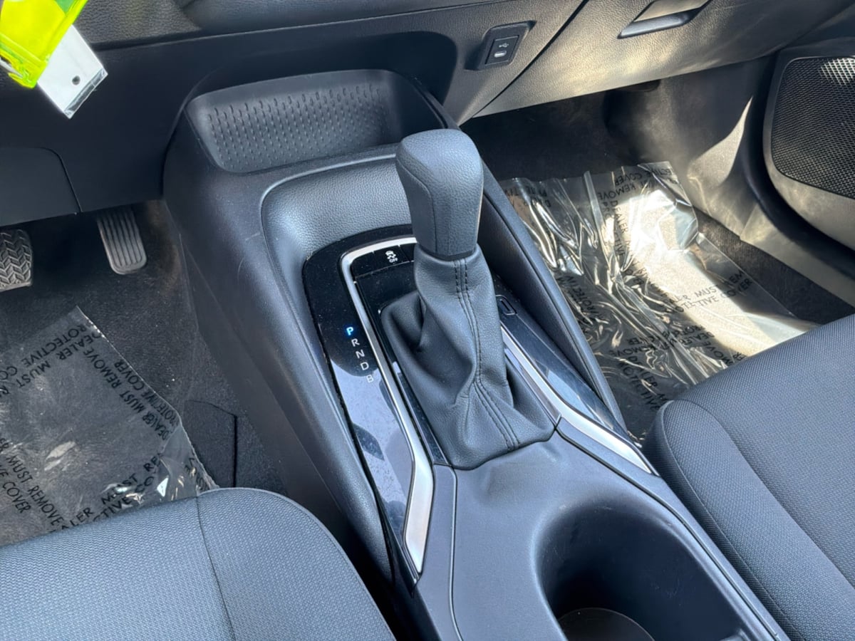 2025 Toyota Corolla LE - Photo 15