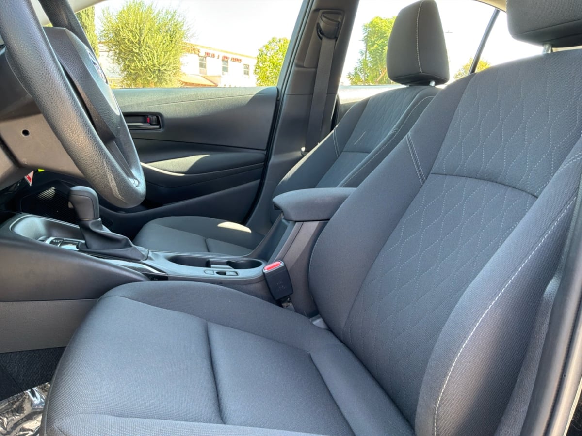 2025 Toyota Corolla LE - Photo 16