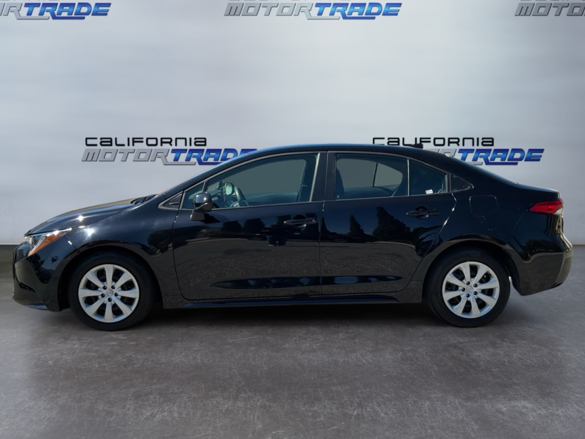2025 Toyota Corolla LE - Photo 8