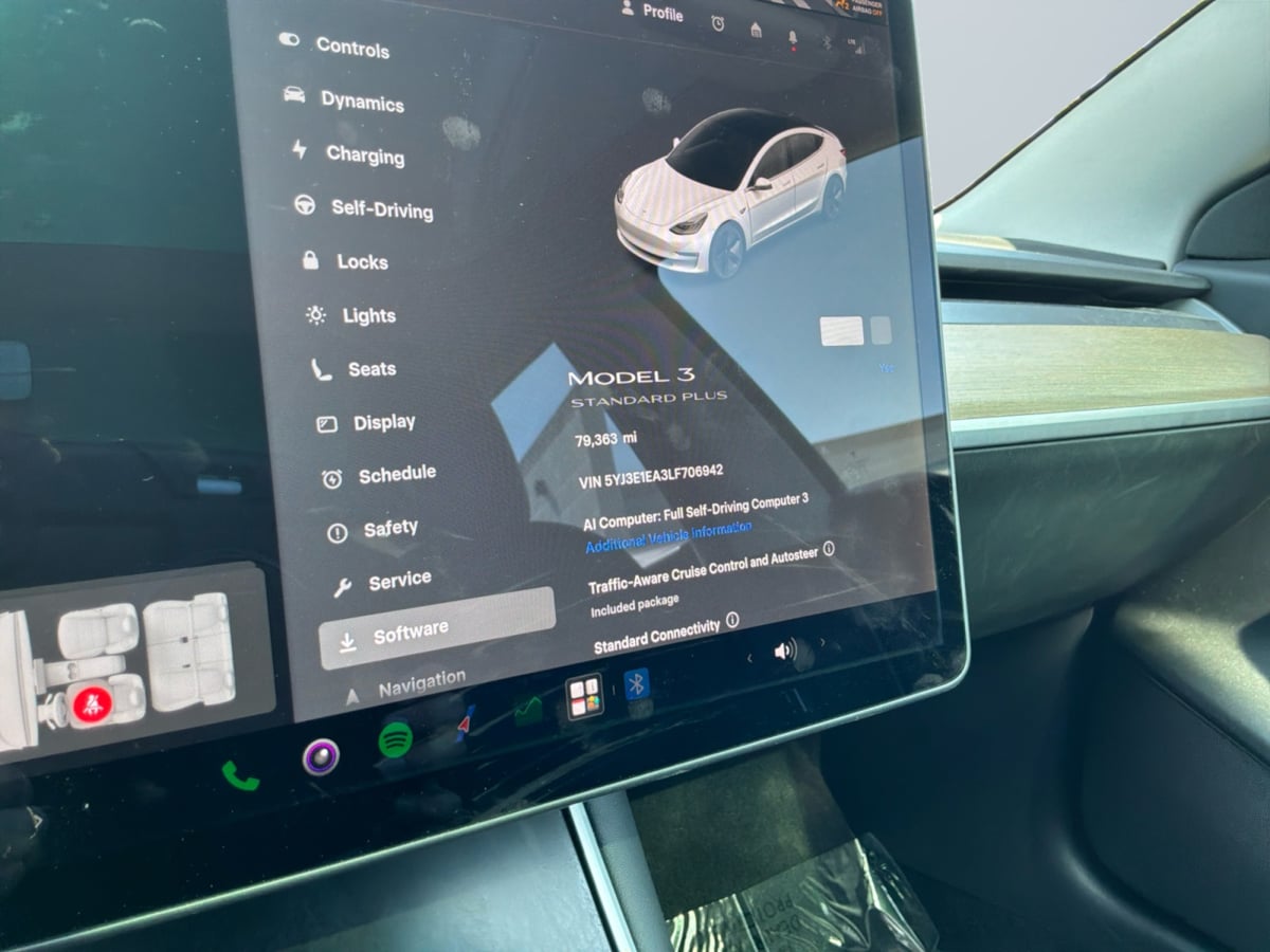 Tesla Model 3 photo 12