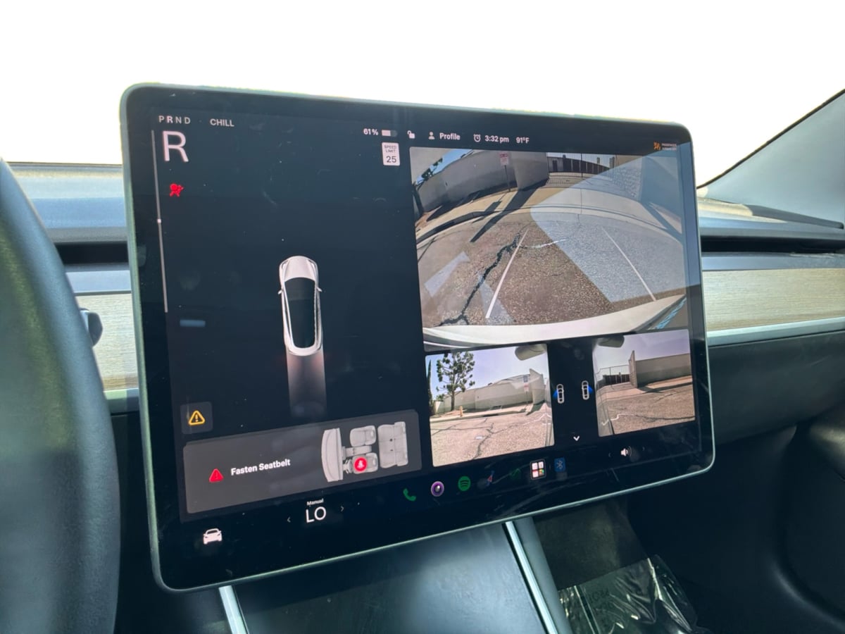 Tesla Model 3 photo 13