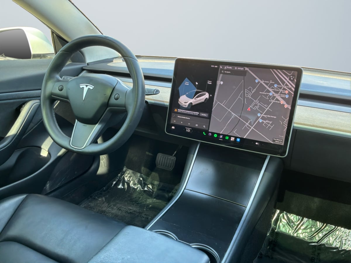 Tesla Model 3 photo 14