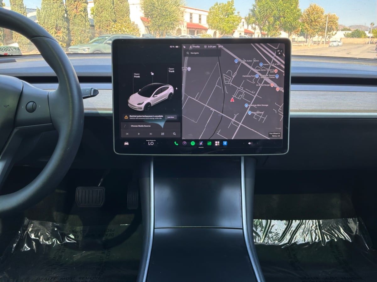 Tesla Model 3 photo 15