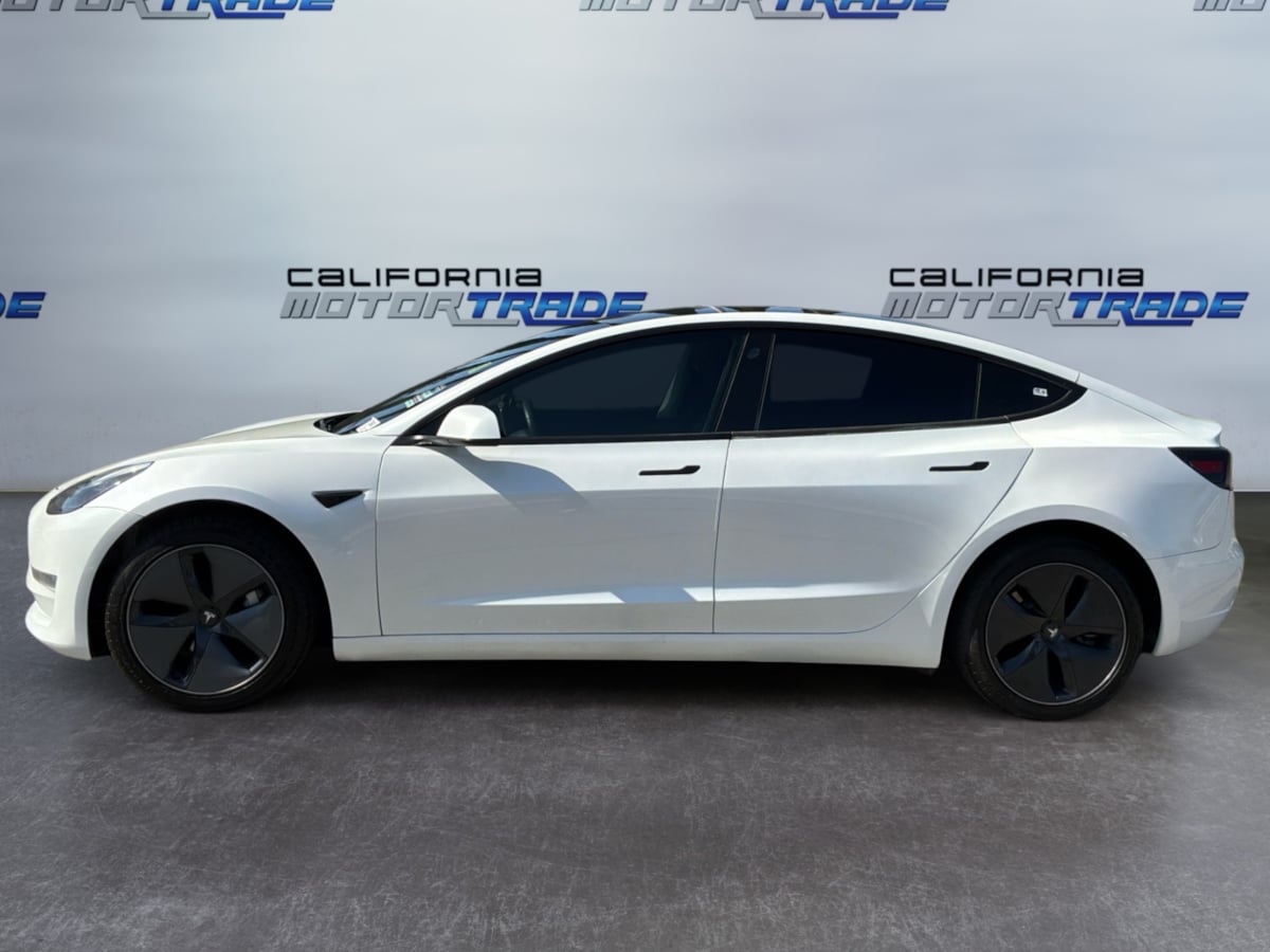Tesla Model 3 photo 8