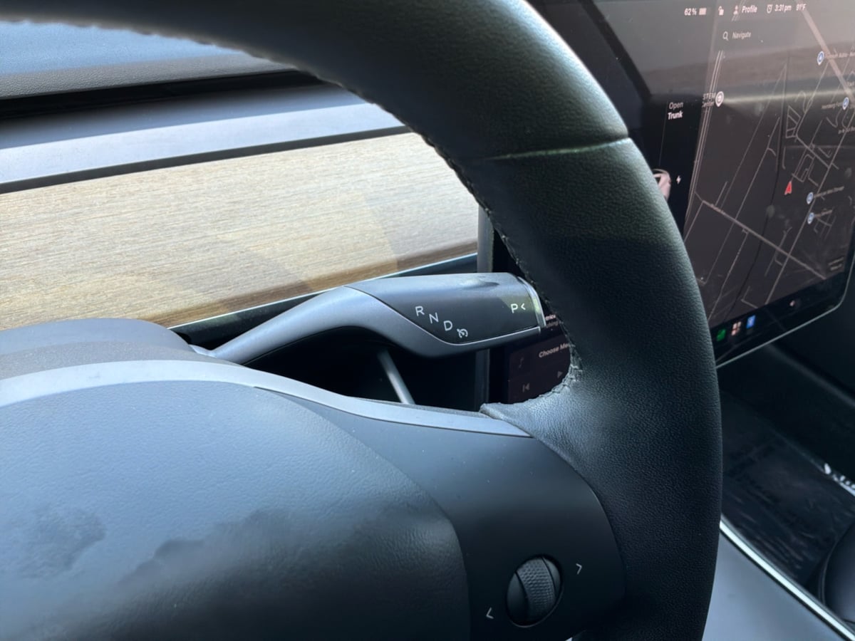 Tesla Model 3 photo 17