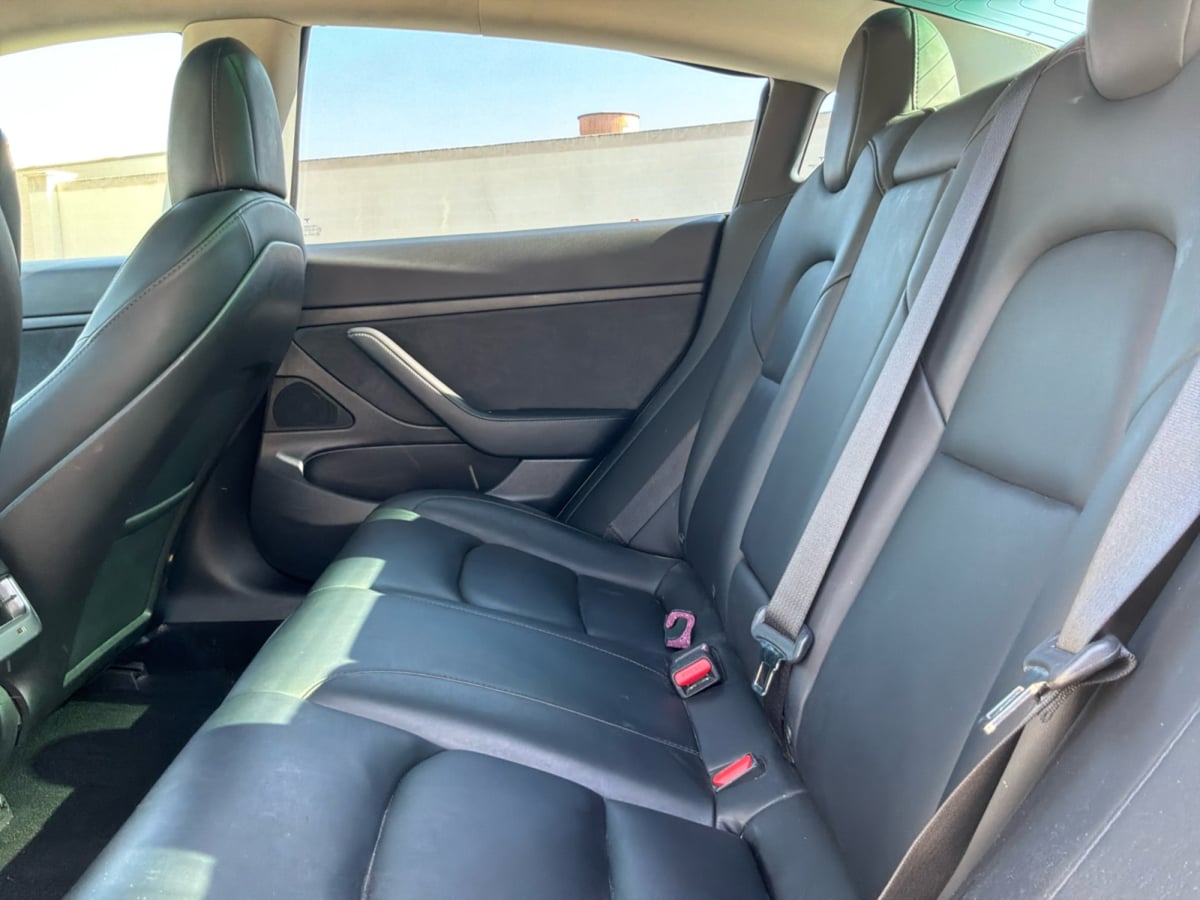 Tesla Model 3 photo 19