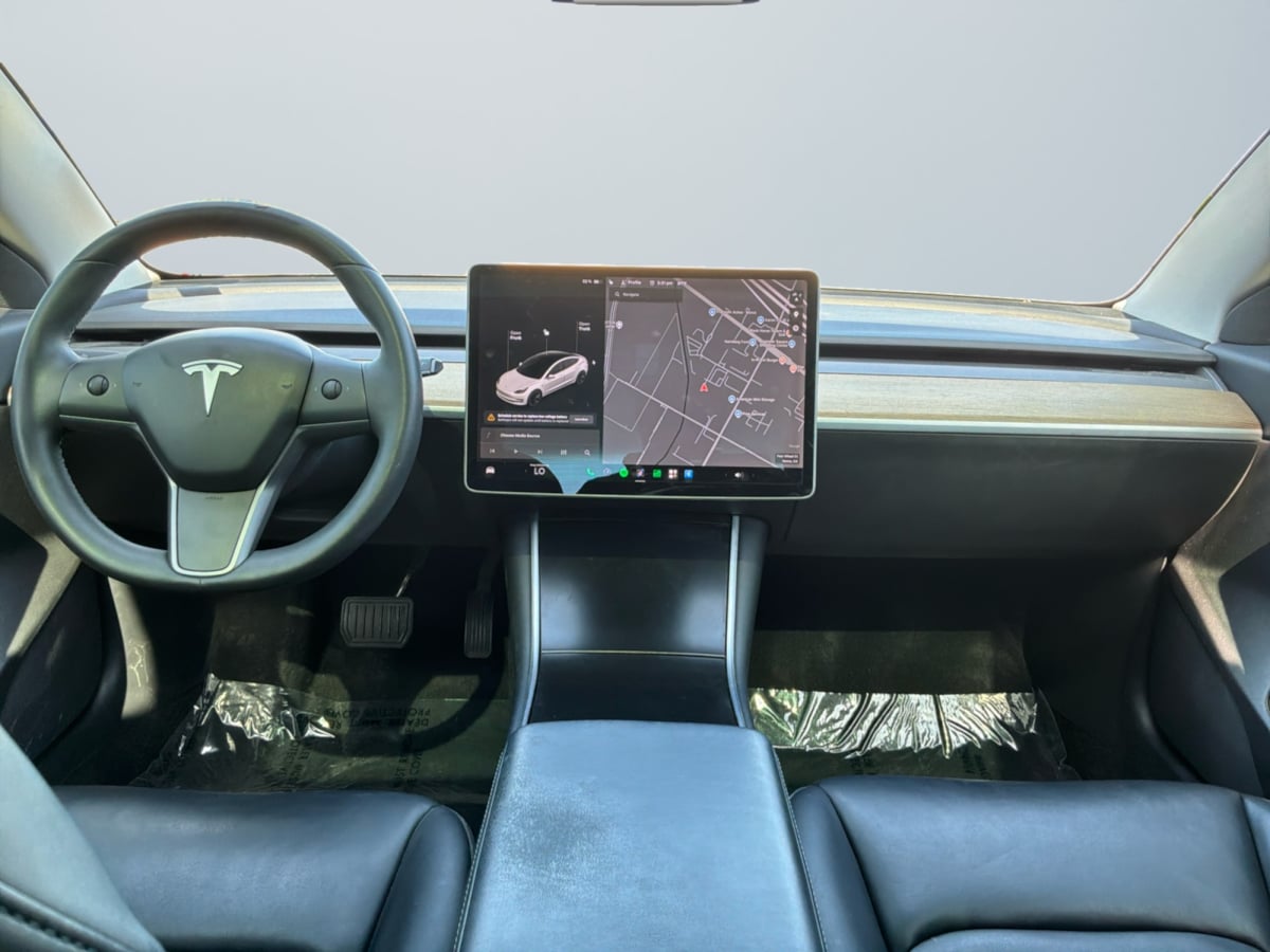 Tesla Model 3 photo 10