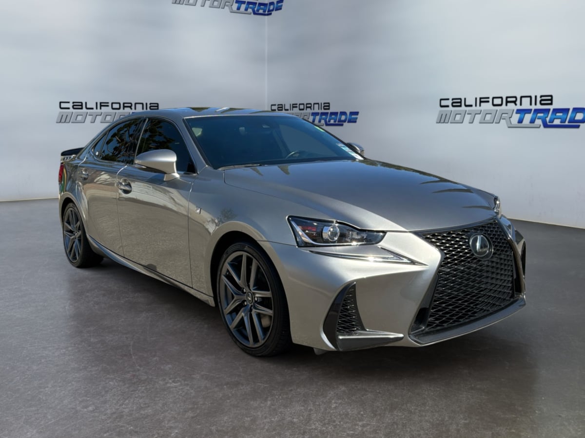 Lexus IS photo 3