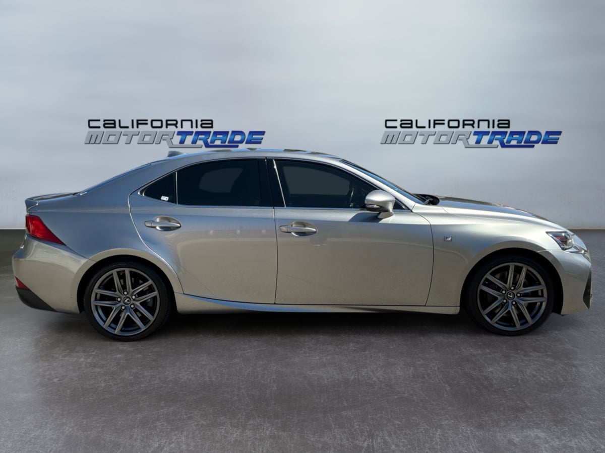 Lexus IS photo 4