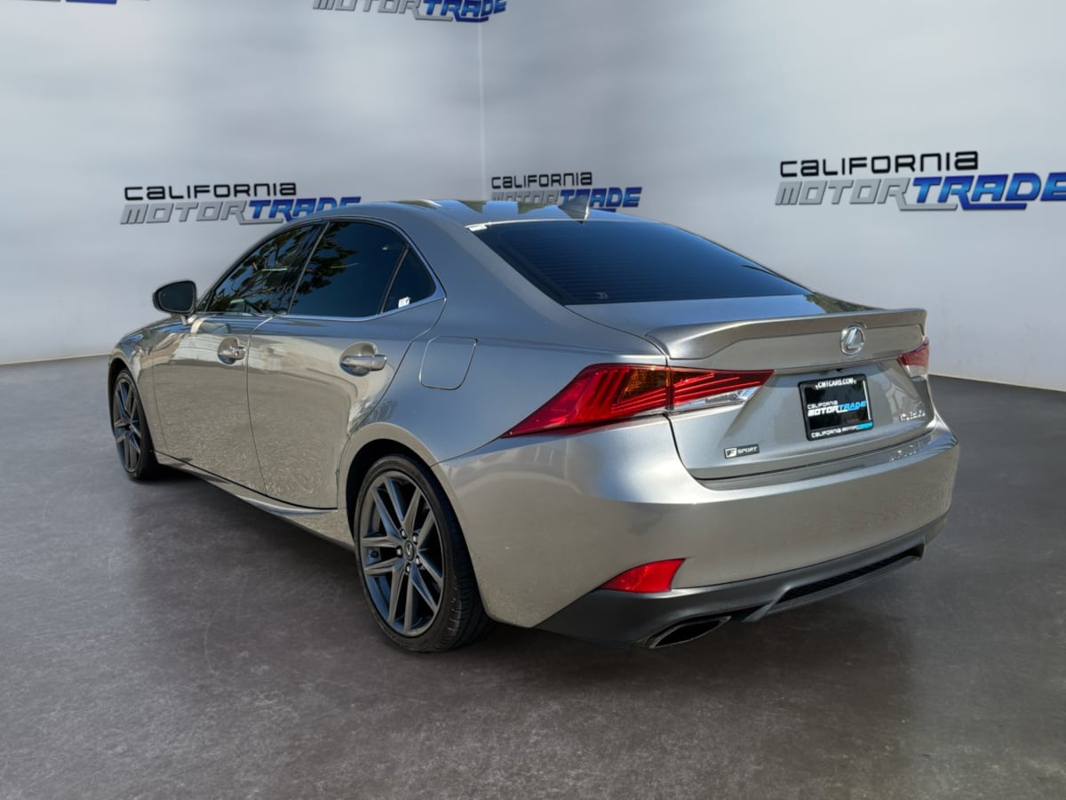 Lexus IS photo 7