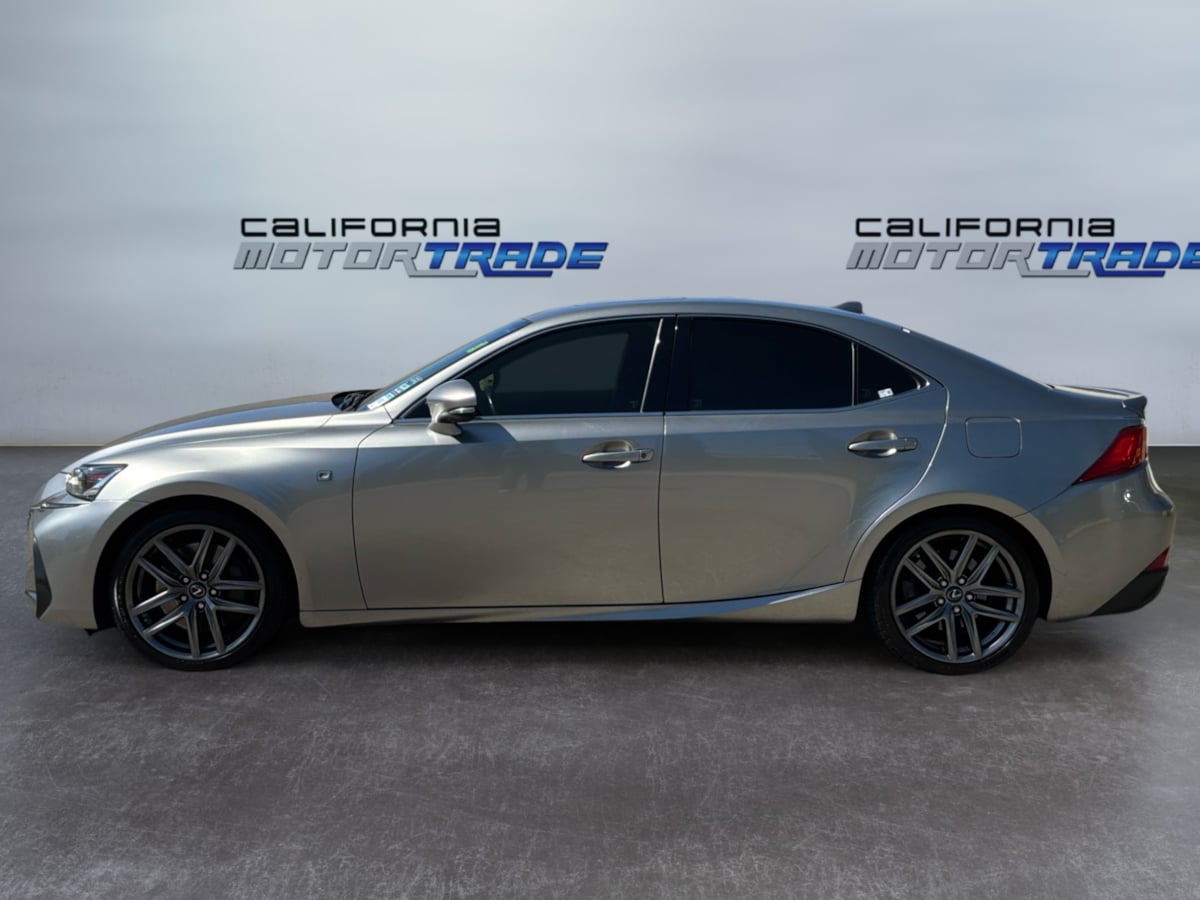 Lexus IS photo 8