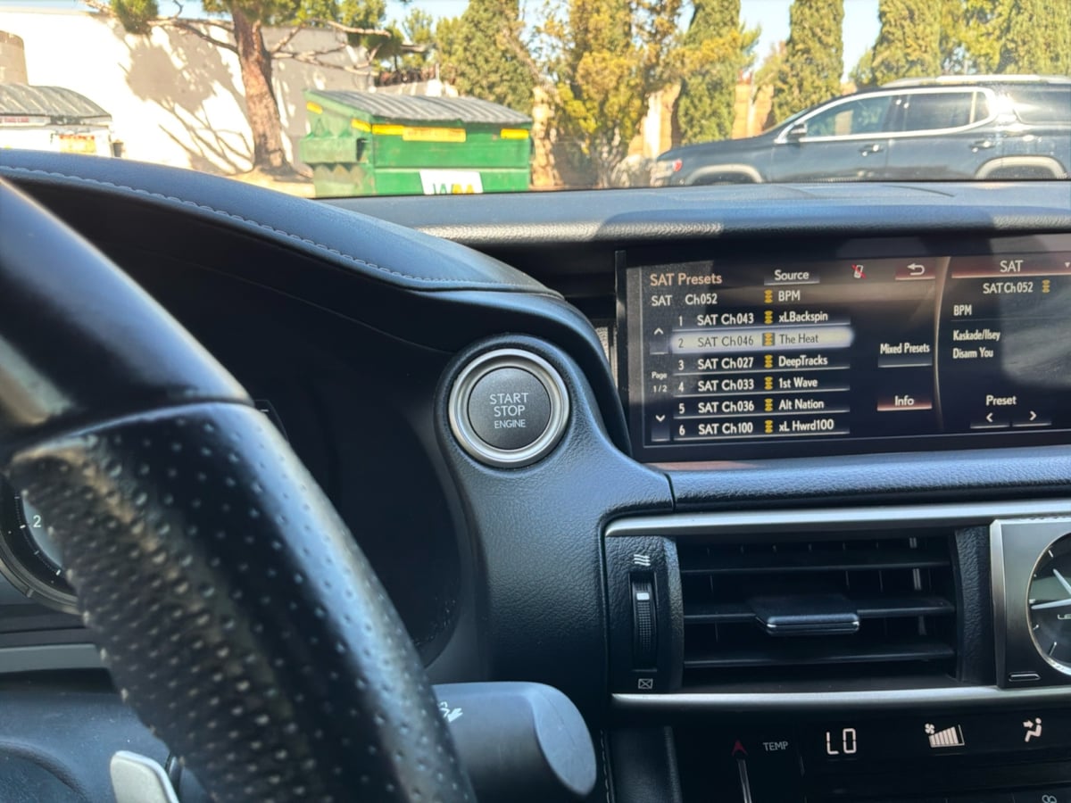 Lexus IS photo 18