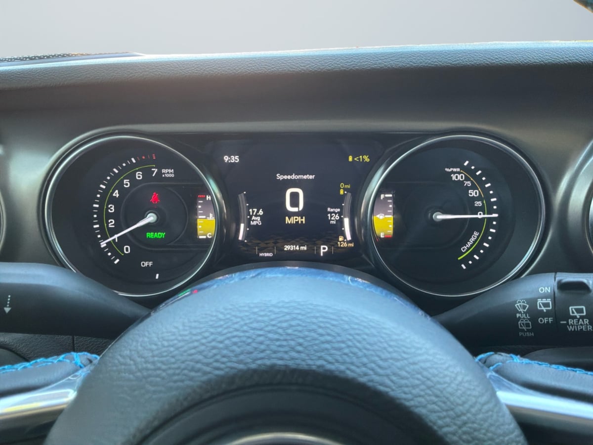 Jeep Wrangler photo 12
