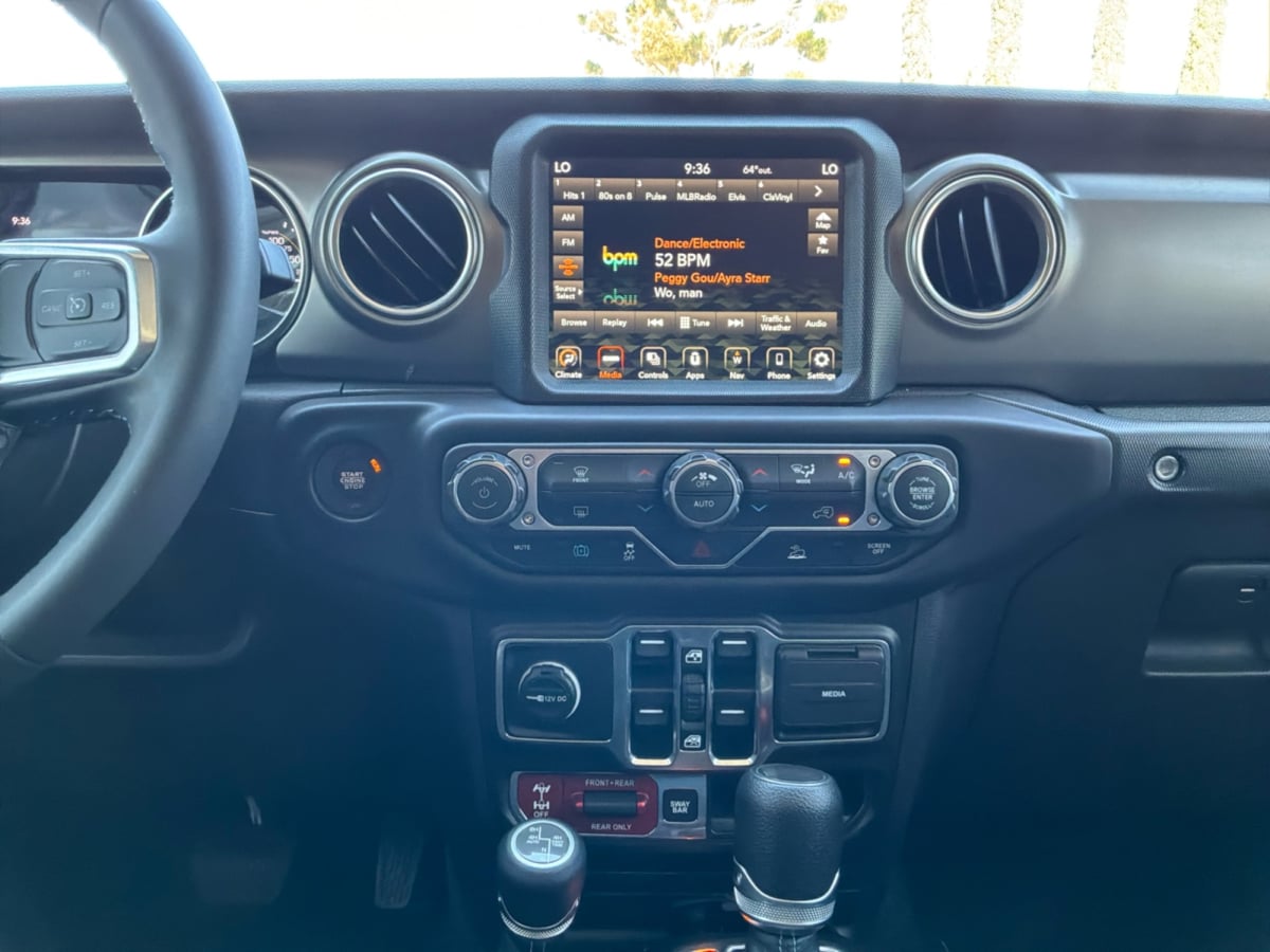 Jeep Wrangler photo 15