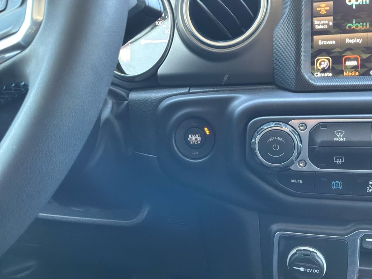 Jeep Wrangler photo 17
