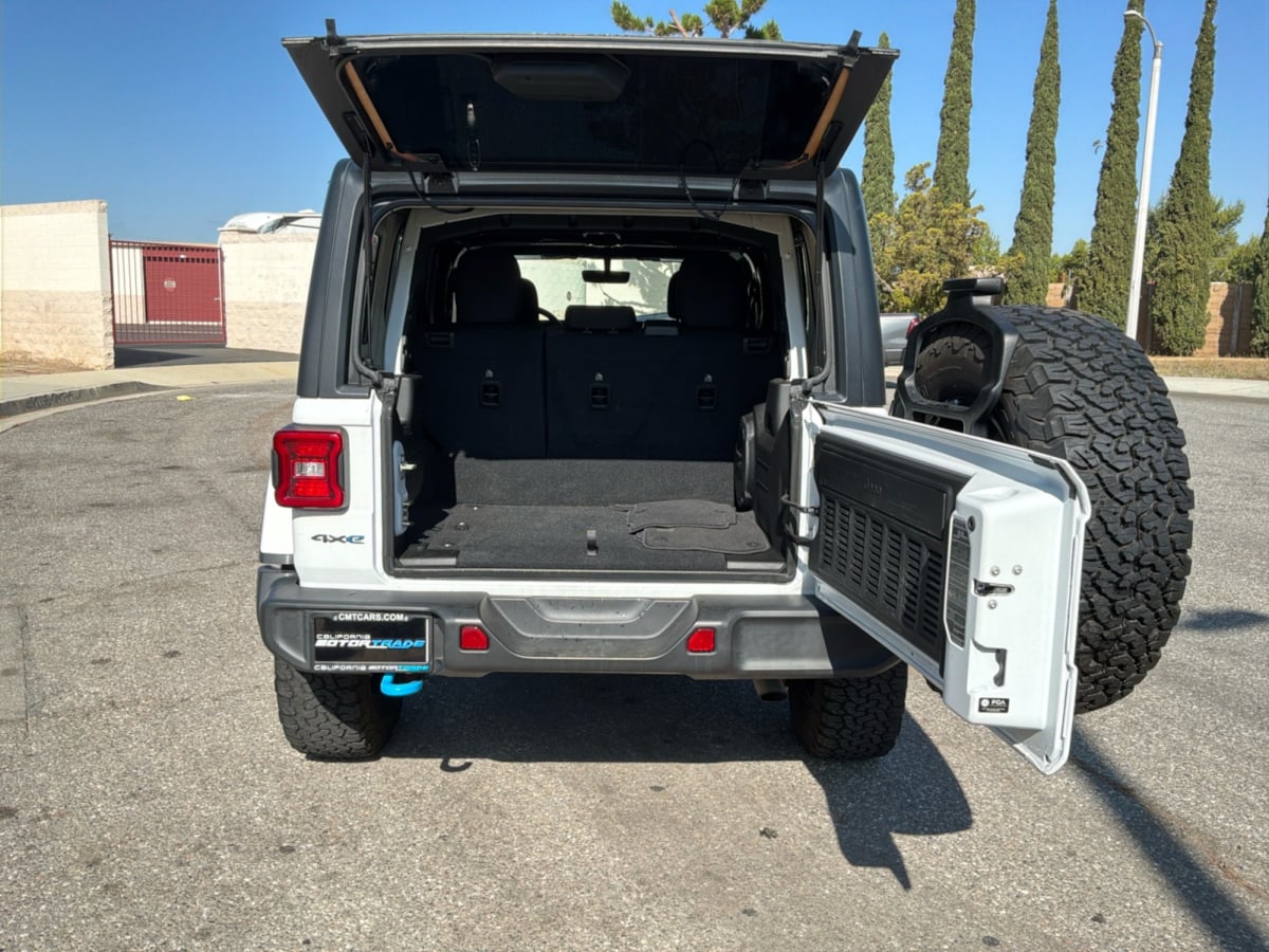 Jeep Wrangler photo 22