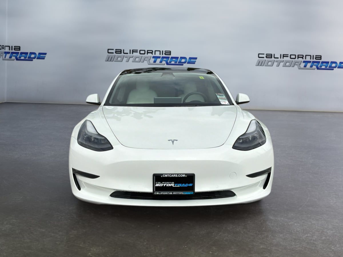 Tesla Model 3 photo 2