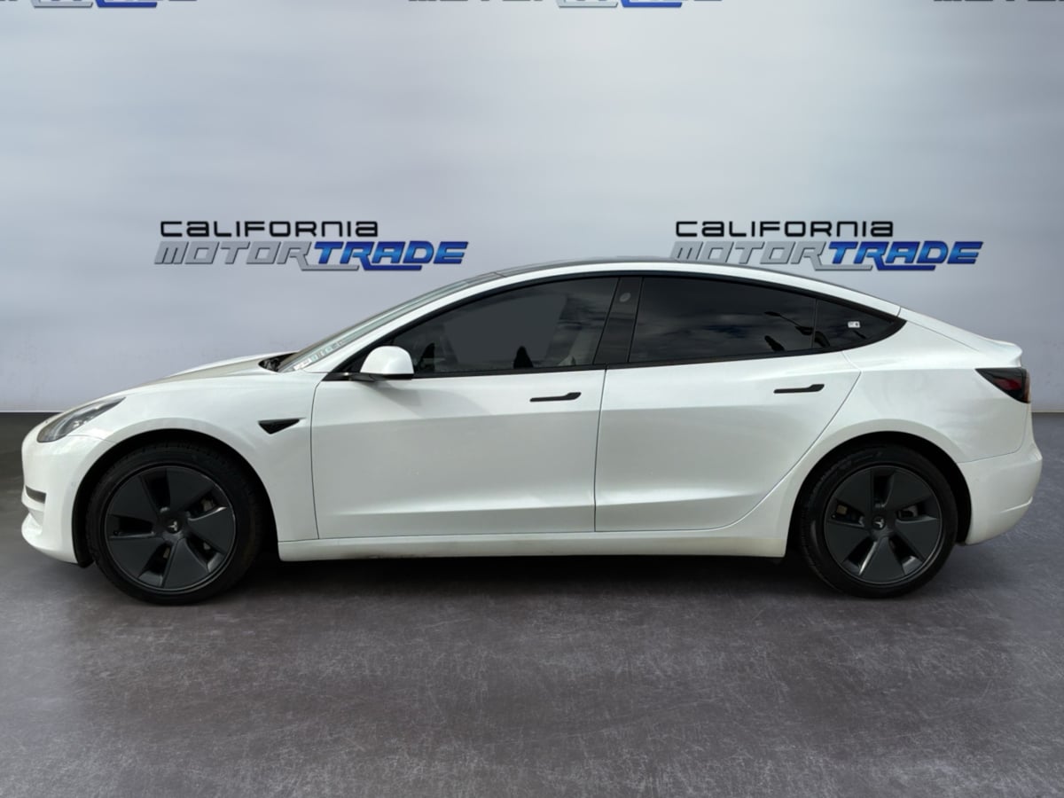 Tesla Model 3 photo 8