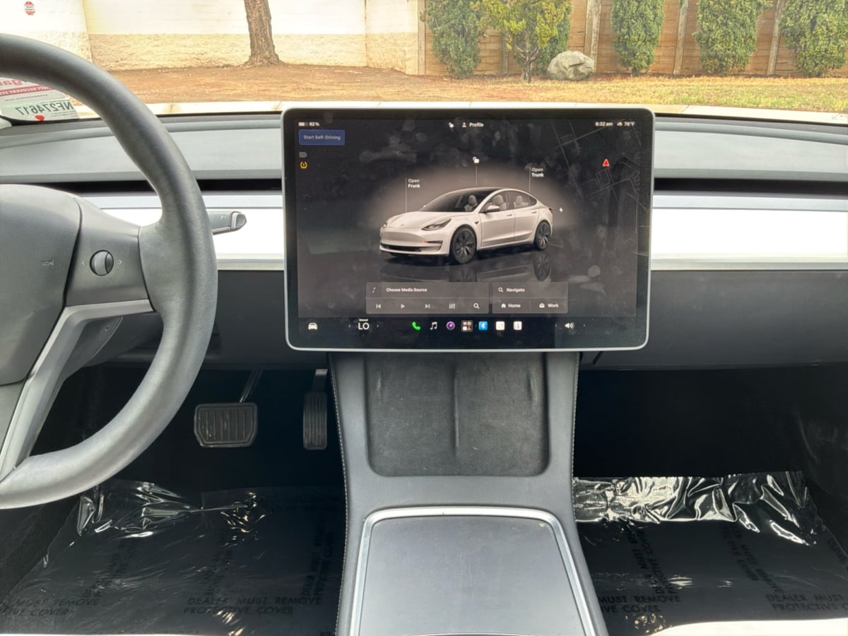 Tesla Model 3 photo 15