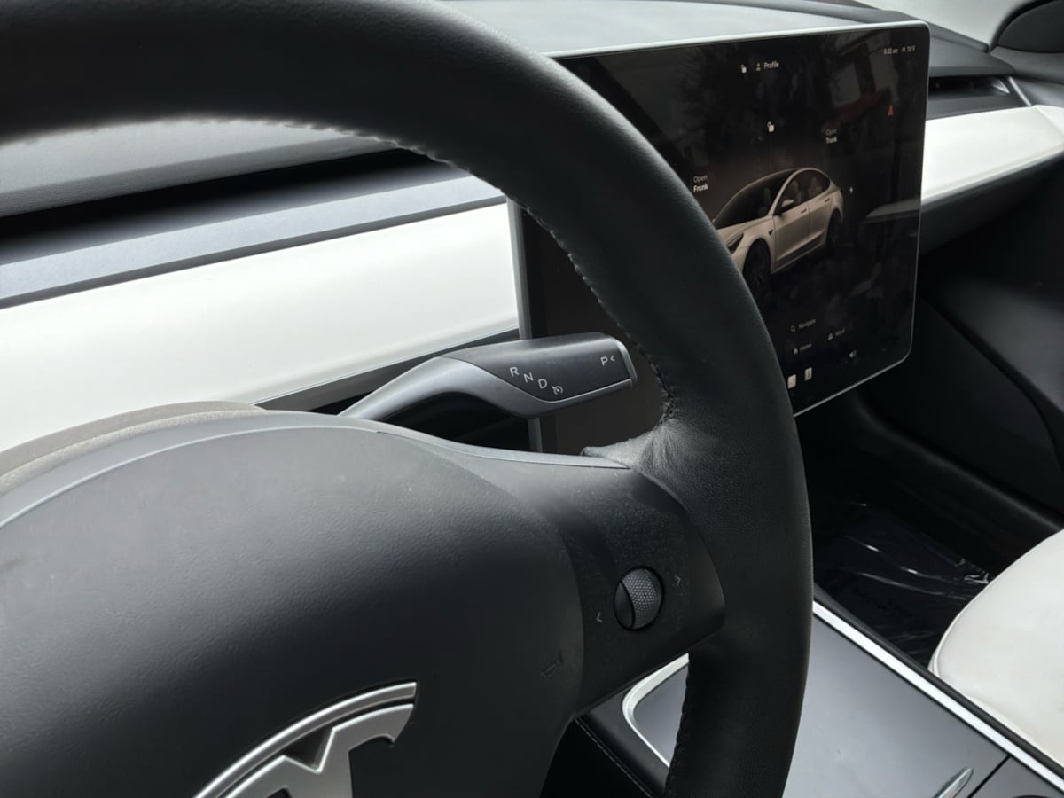 Tesla Model 3 photo 17