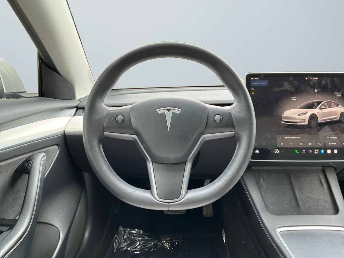Tesla Model 3 photo 11