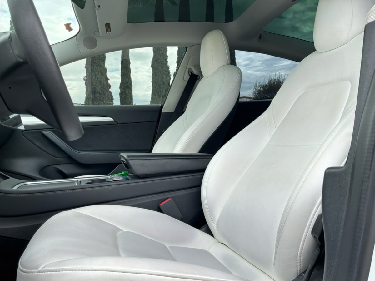 Tesla Model 3 photo 18