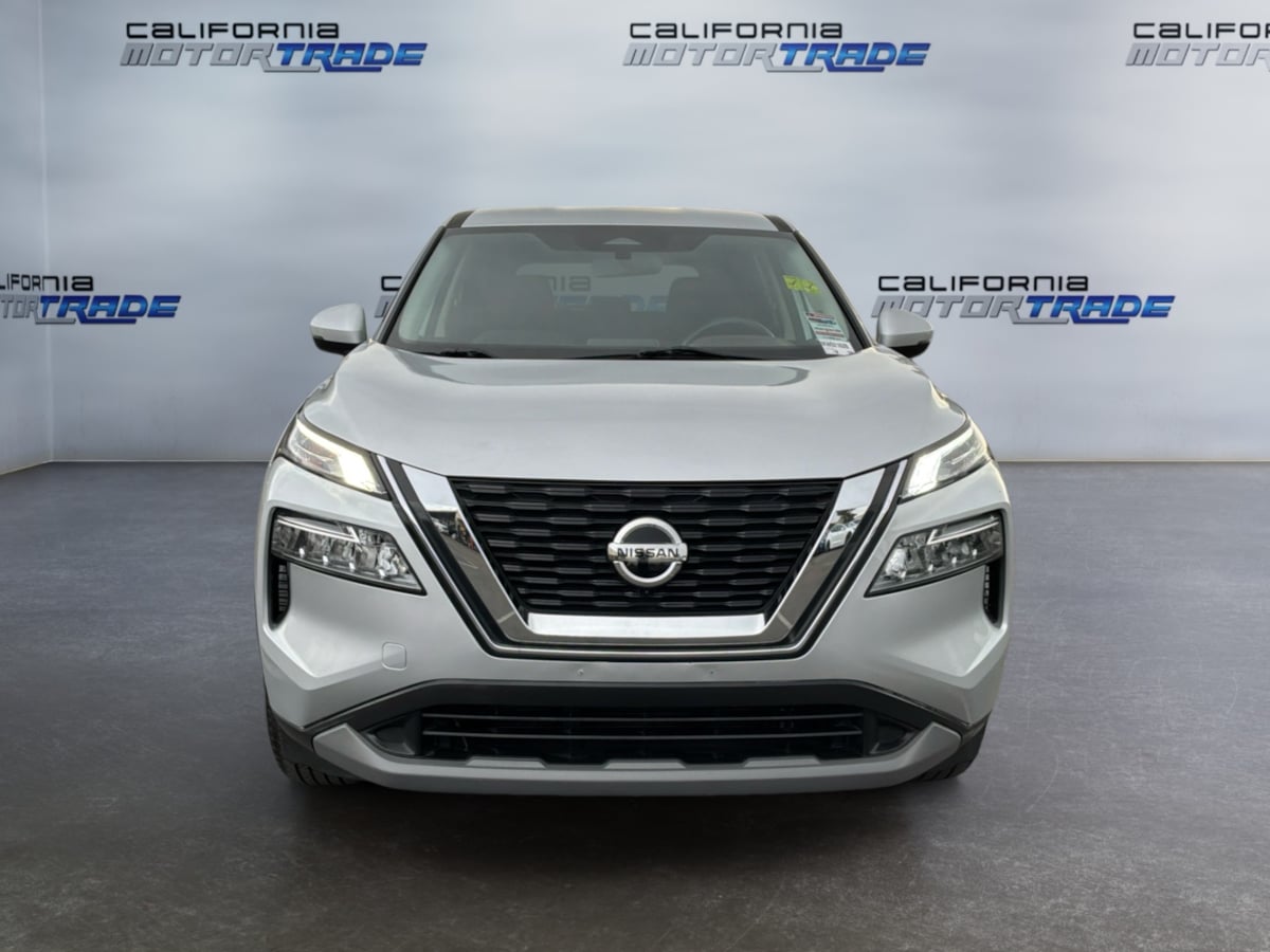 Nissan Rogue photo 2