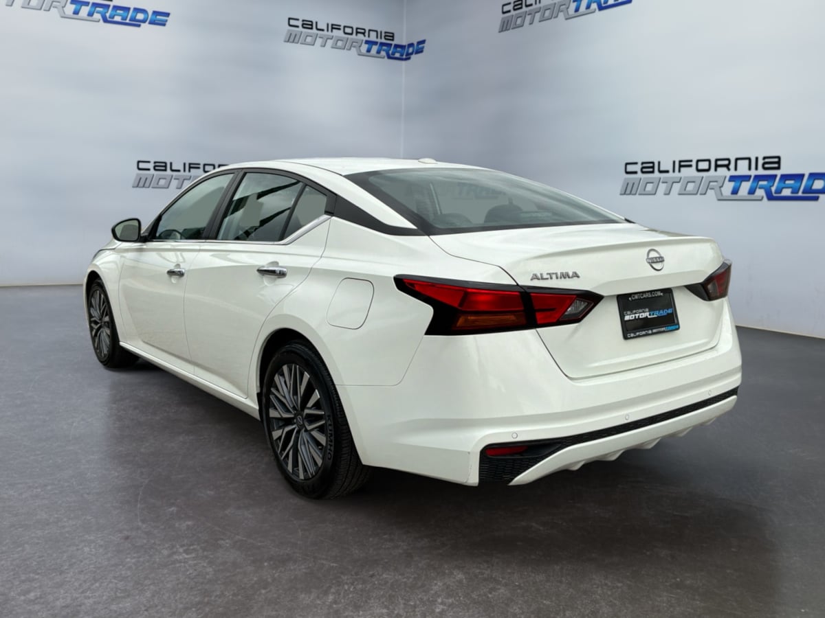 2025 Nissan Altima SV - Photo 7