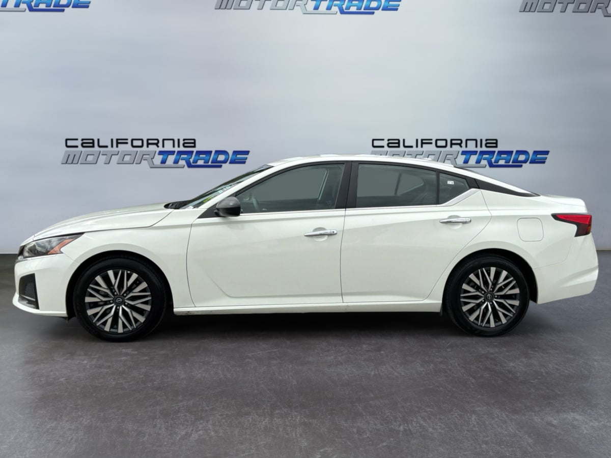 2025 Nissan Altima SV - Photo 8