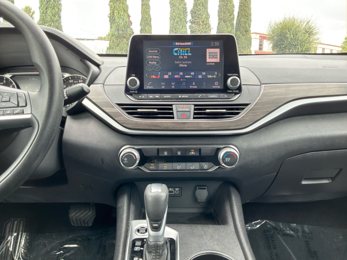 2025 Nissan Altima SV - Photo 15
