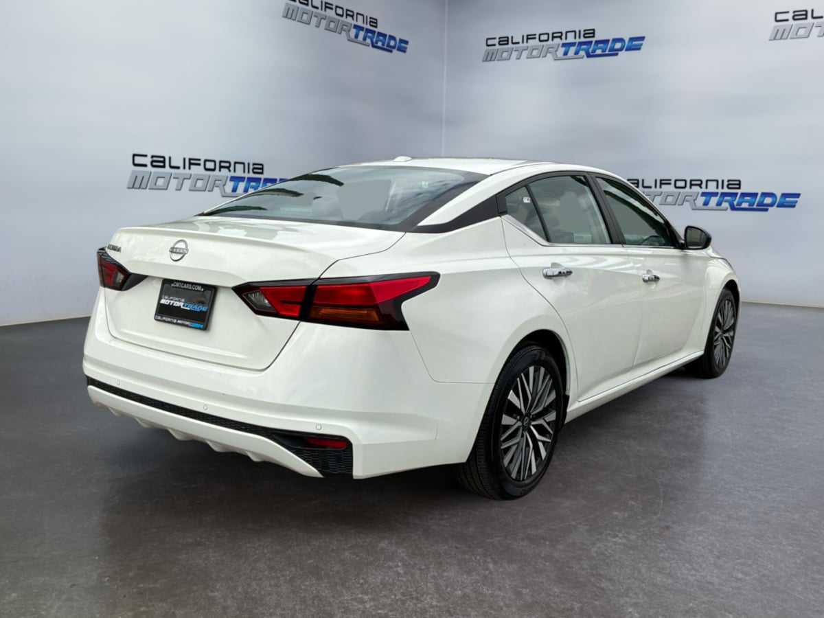 2025 Nissan Altima SV - Photo 5