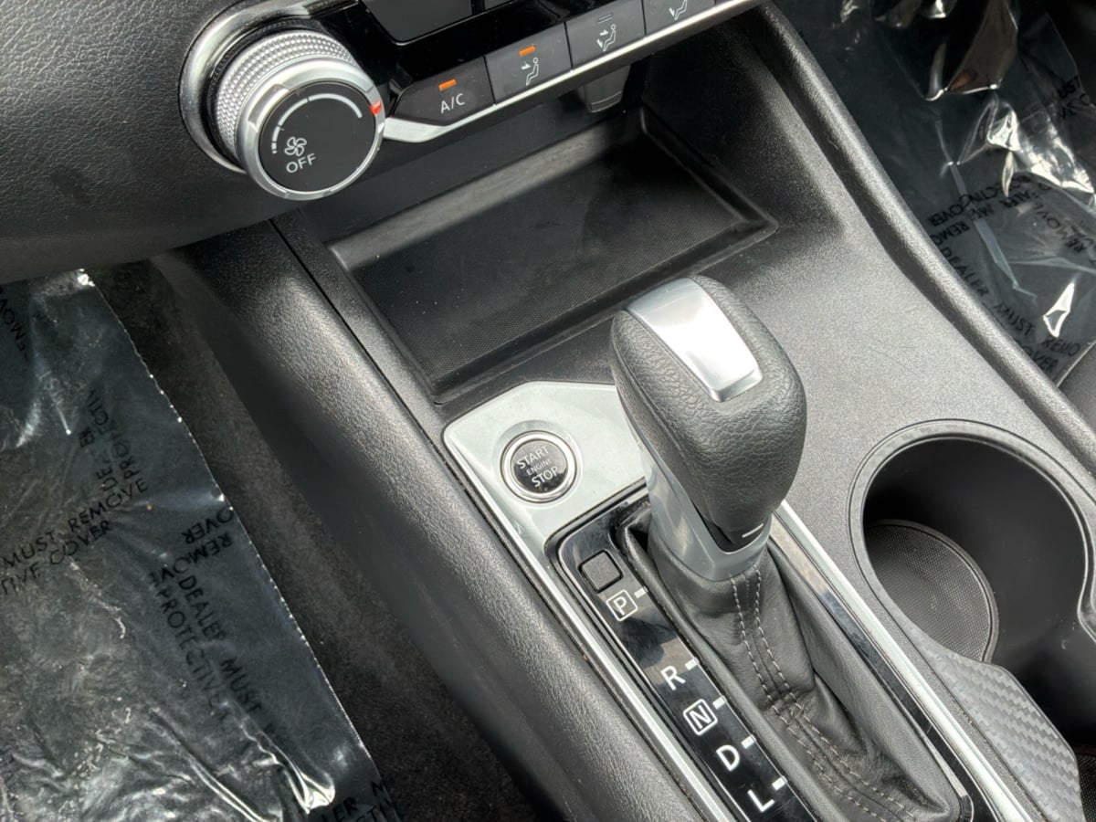 2025 Nissan Altima SV - Photo 17