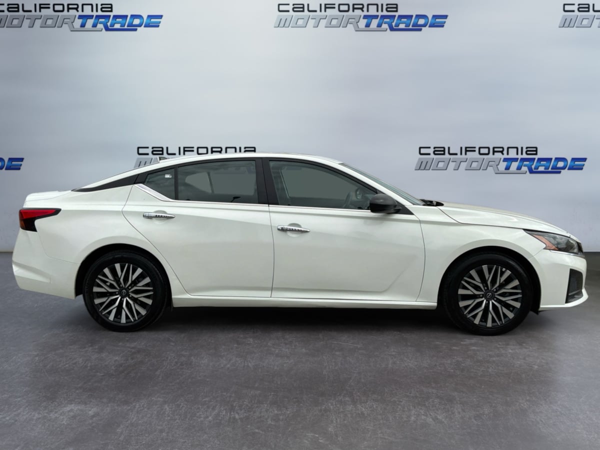 2025 Nissan Altima SV - Photo 4