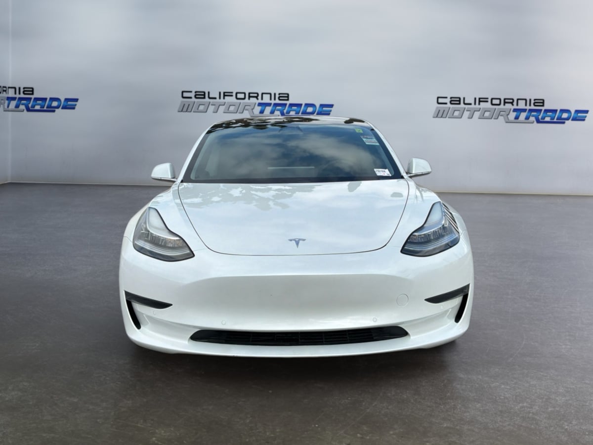 Tesla Model 3 photo 2