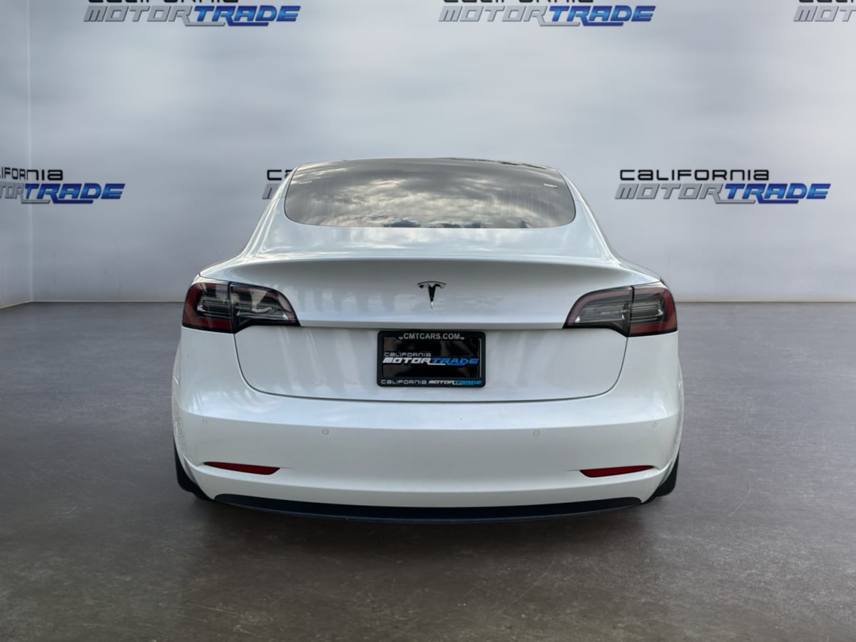 Tesla Model 3 photo 6