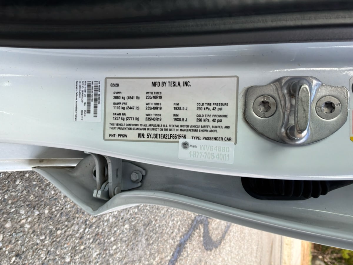Tesla Model 3 photo 23