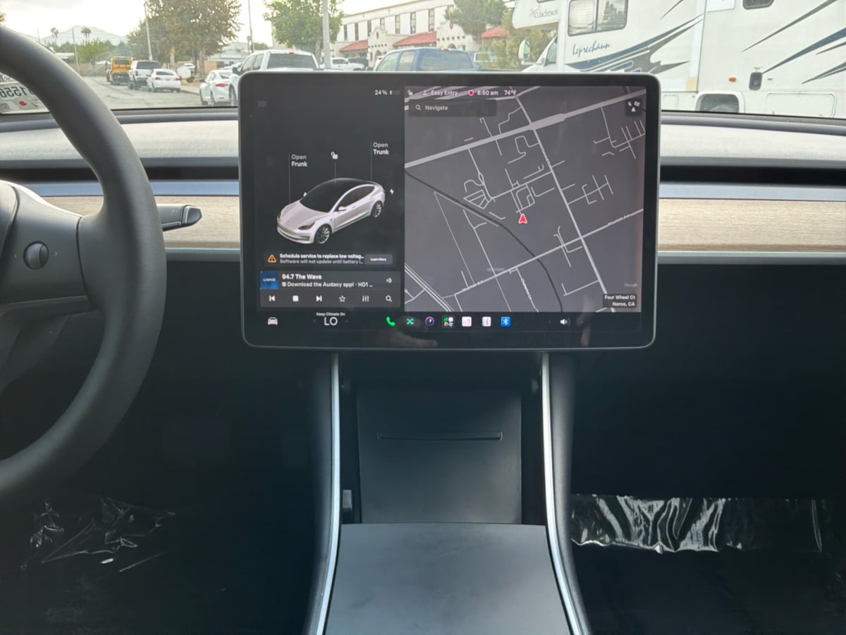 Tesla Model 3 photo 15