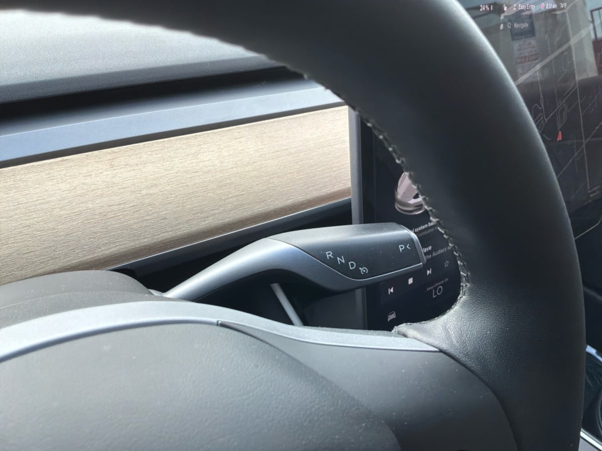 Tesla Model 3 photo 17