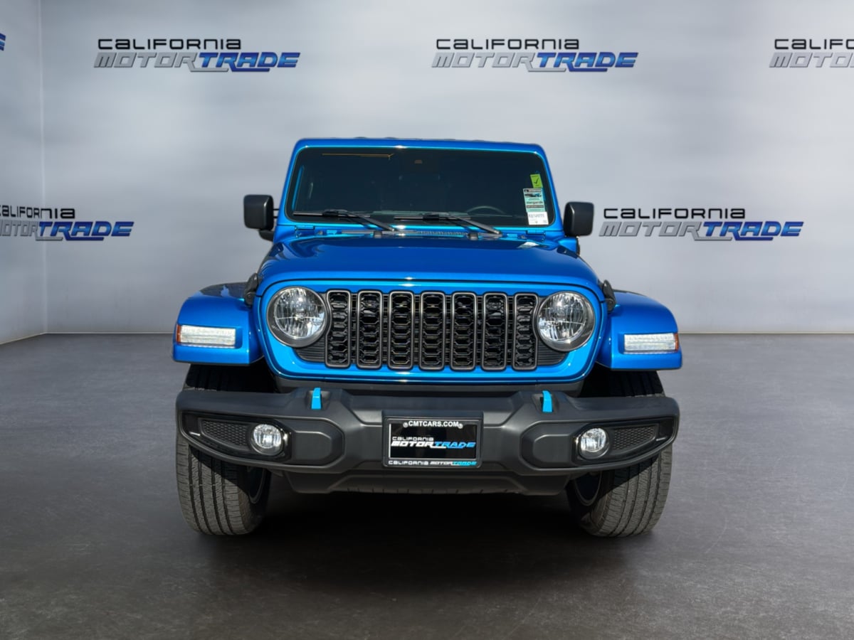 Jeep Wrangler photo 2