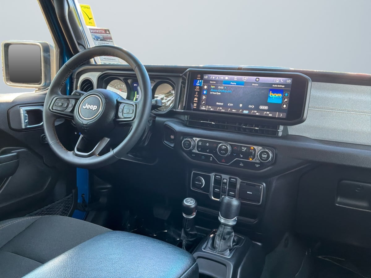 Jeep Wrangler photo 14