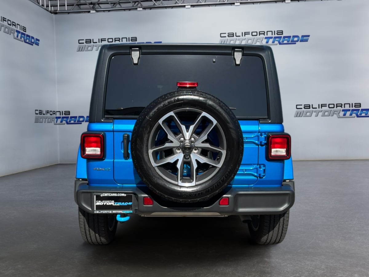 Jeep Wrangler photo 6