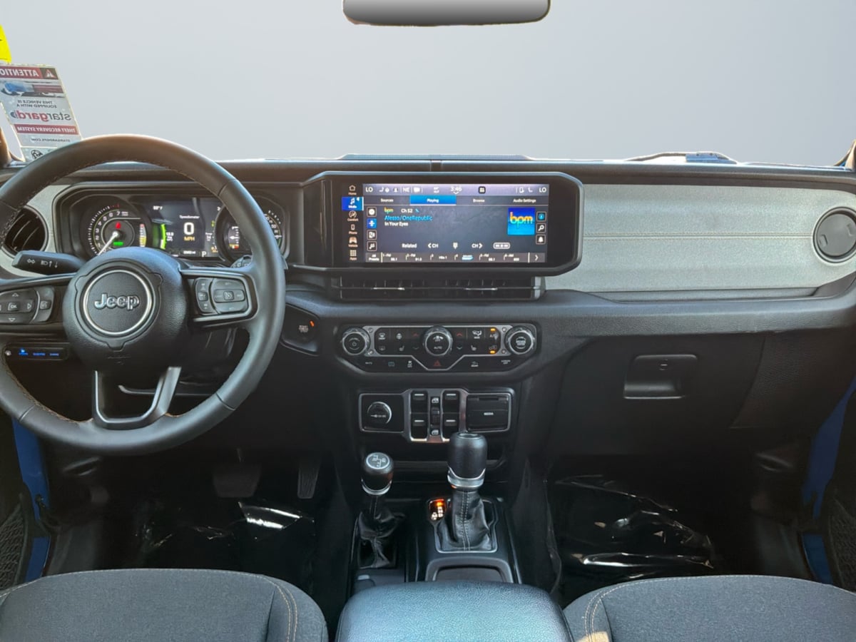 Jeep Wrangler photo 10