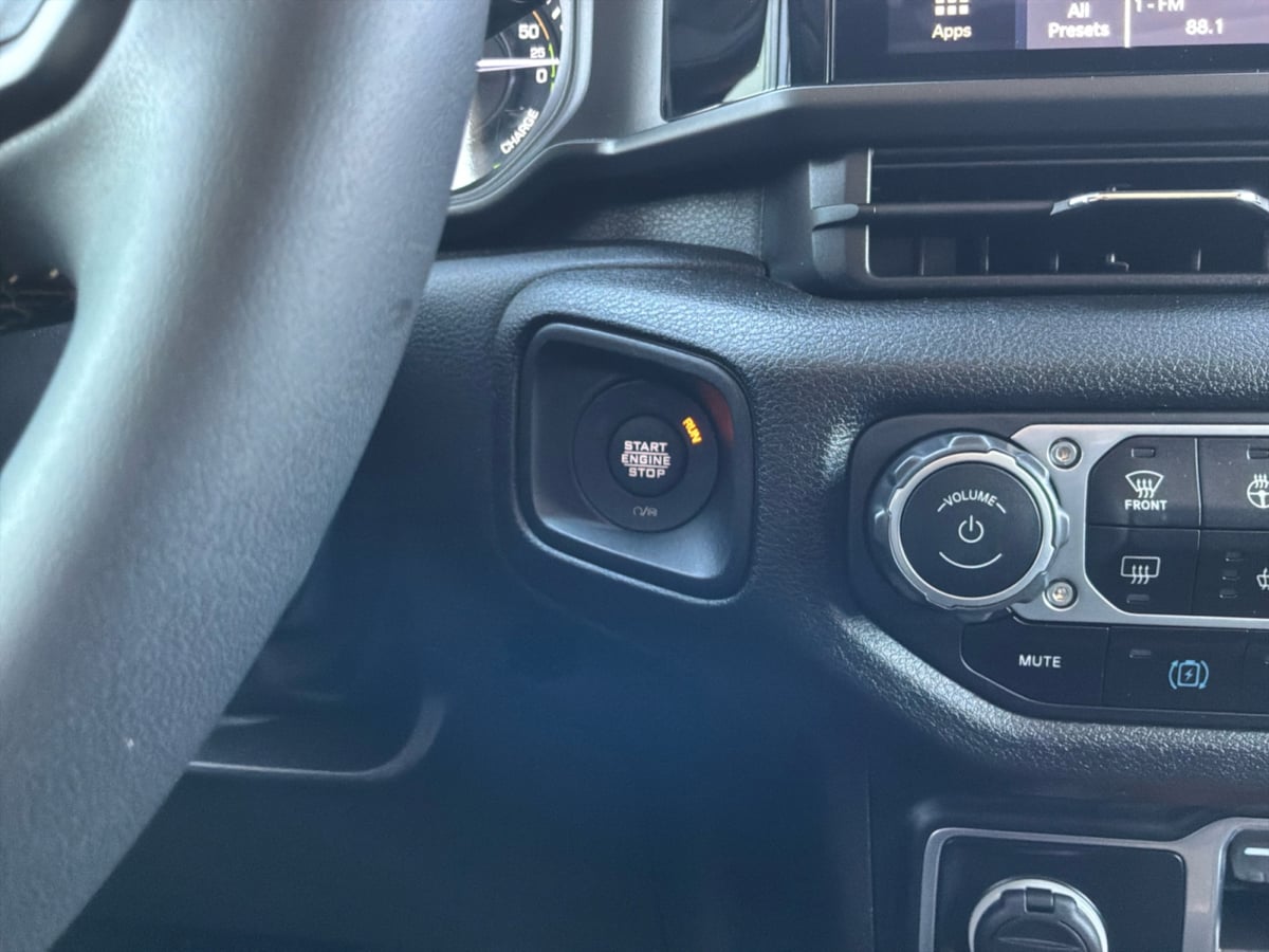 Jeep Wrangler photo 17