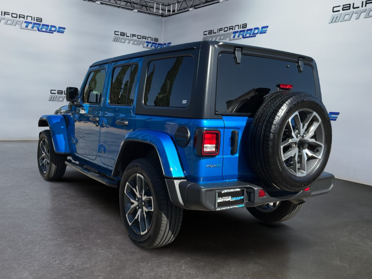 Jeep Wrangler photo 7