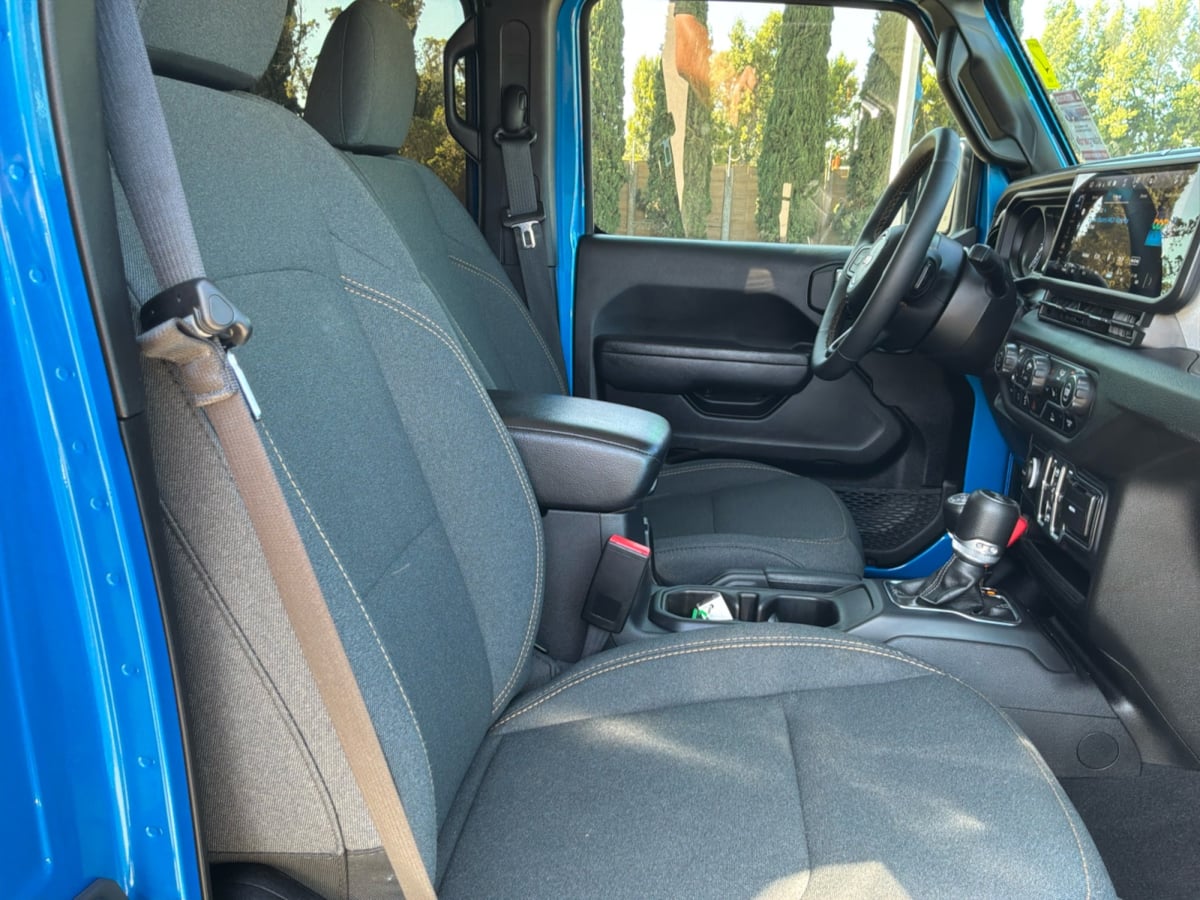 Jeep Wrangler photo 21