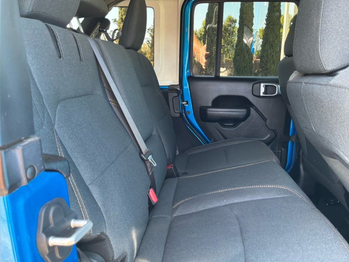 Jeep Wrangler photo 20