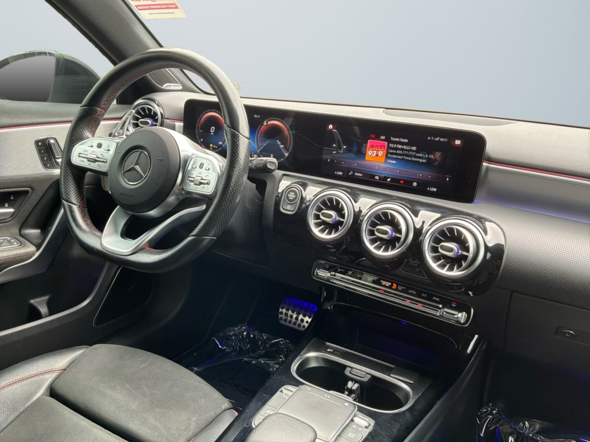 Mercedes-Benz A 220 photo 14
